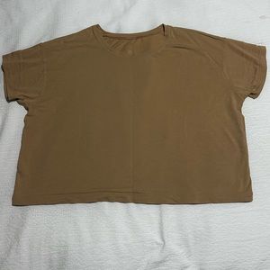 EUC Lululemon Cates Crop Tee 8